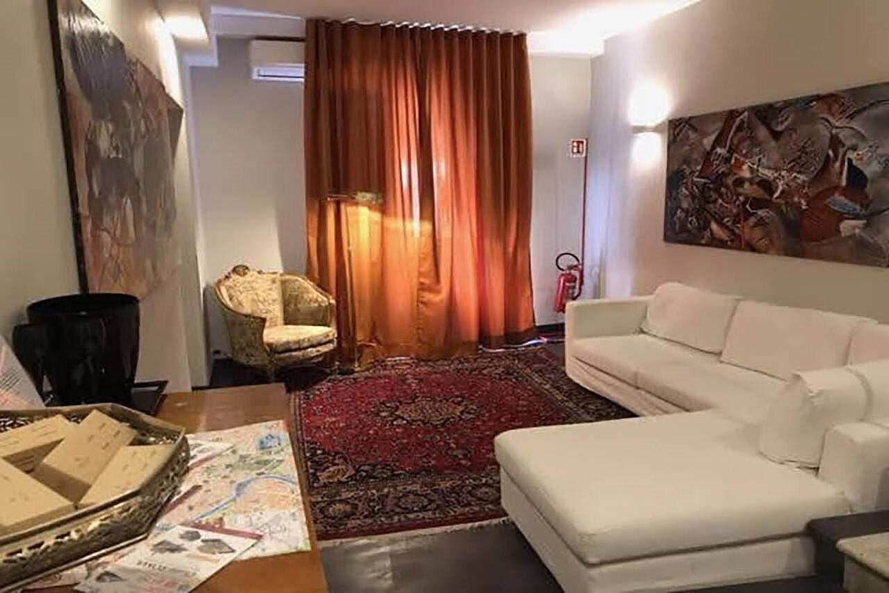 Room 94 Piazza Di Spagna ローマ エクステリア 写真