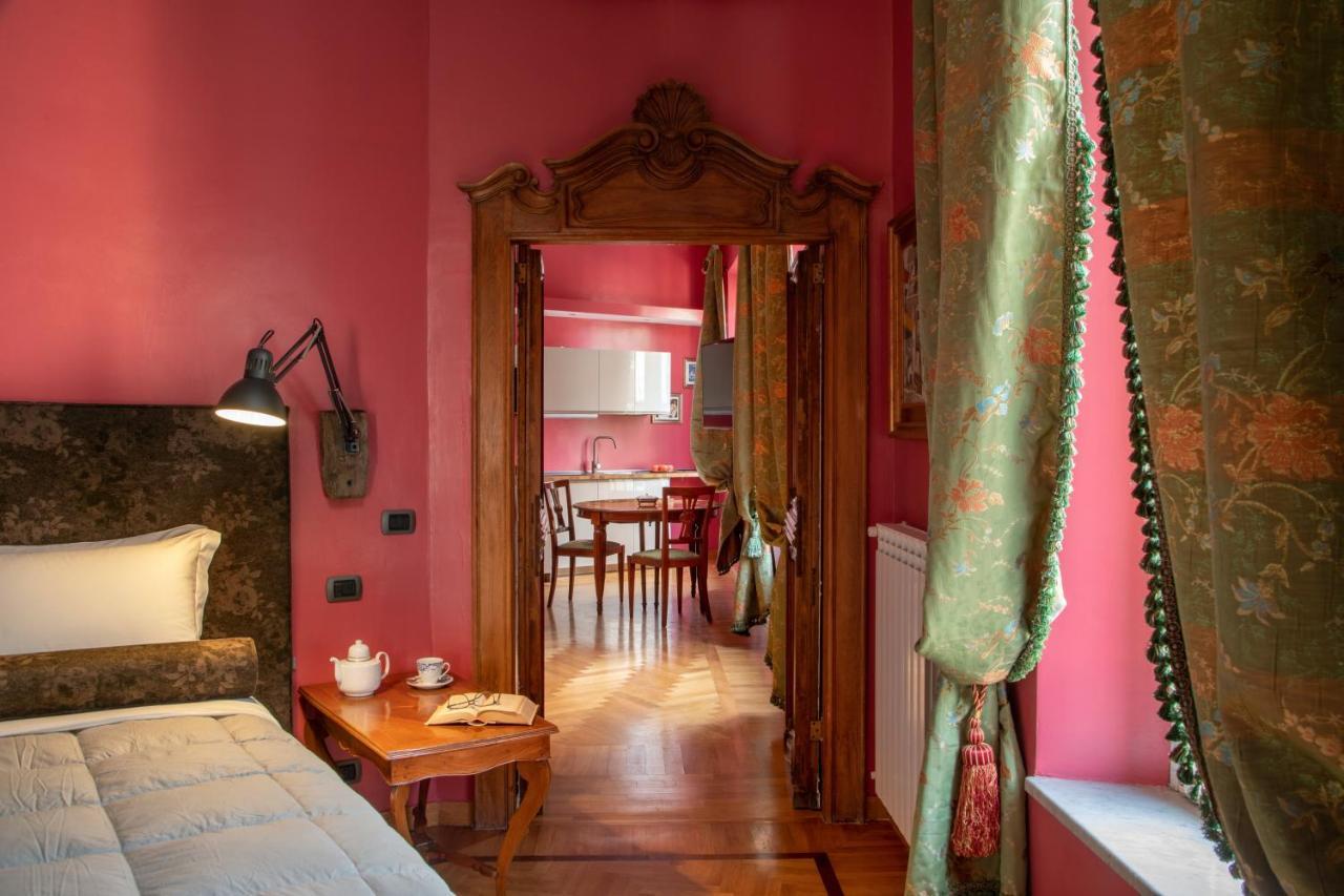 Room 94 Piazza Di Spagna ローマ エクステリア 写真